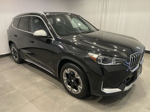 Certified 2023 BMW X1 xDrive28i w/ Convenience Package AWD/4WD image 3
