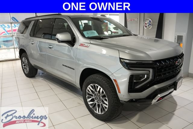 Used 2025 Chevrolet Suburban Z71 AWD/4WD image 1