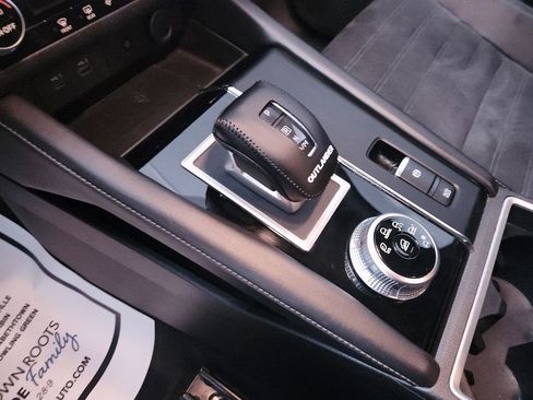 Used 2024 Mitsubishi Outlander SE FWD image 20