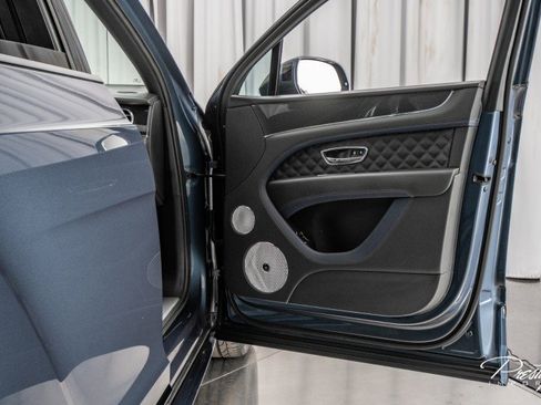 Used 2023 Bentley Bentayga Speed image 53