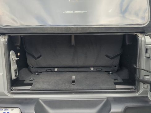 Used 2023 Jeep Wrangler Sport S image 13