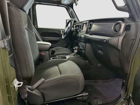 Used 2022 Jeep Wrangler Sport AWD/4WD image 30