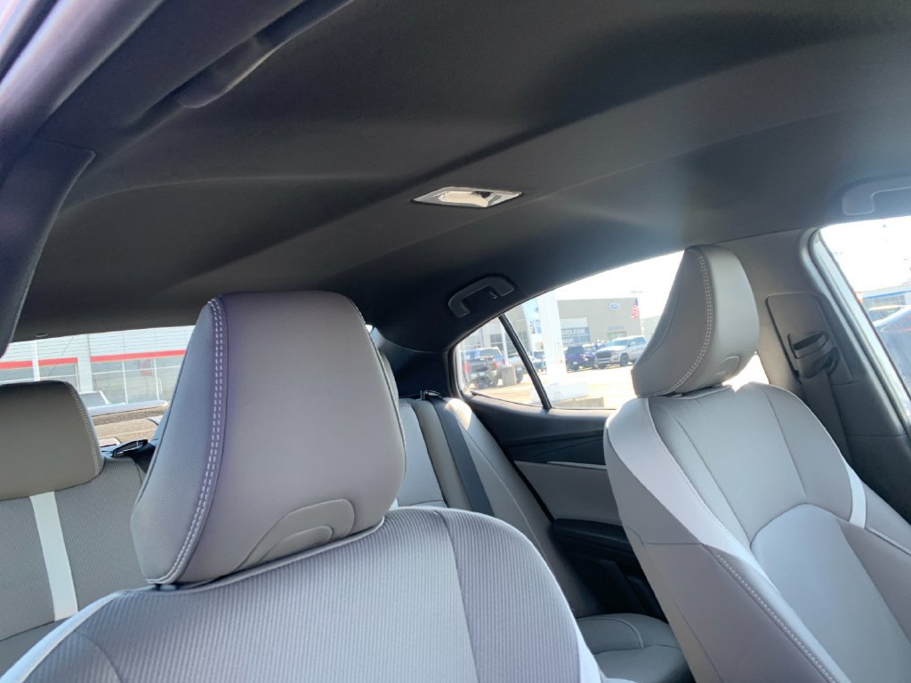 Used 2025 Toyota Camry SE w/ Convenience Package FWD image 19