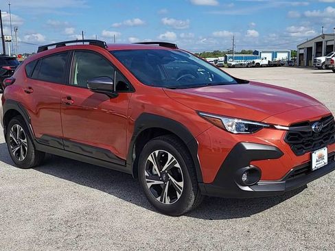 Used 2024 Subaru Crosstrek 2.0i Premium image 2