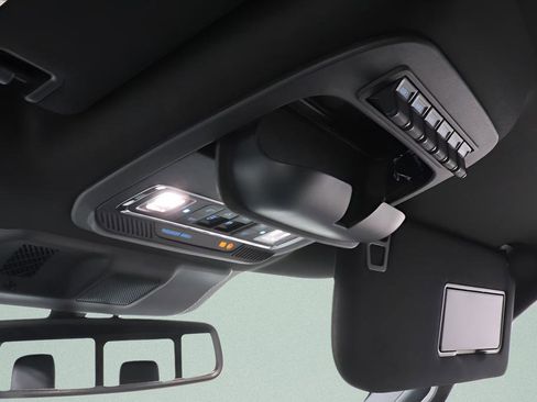 Used 2025 Ford F250 Platinum w/ FX4 Off-Road Package image 18