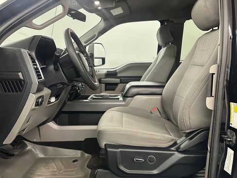 Used 2017 Ford F250 XLT w/ XLT Value Package AWD/4WD image 11