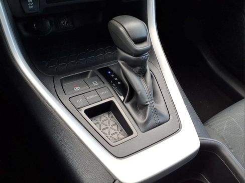 Used 2024 Toyota RAV4 XLE FWD image 20