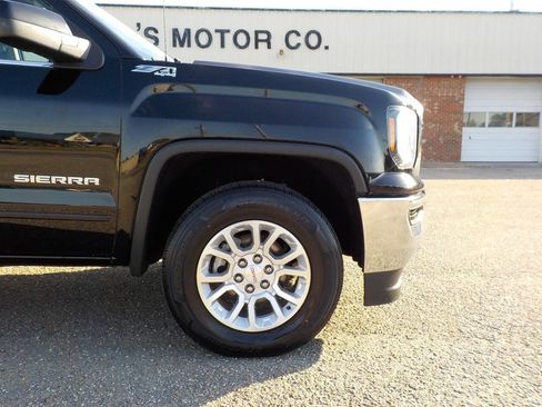 Used 2016 GMC Sierra 1500 SLE w/ Suspension Package, Off-Road image 10