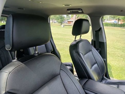 Used 2017 GMC Acadia SLT AWD/4WD image 43