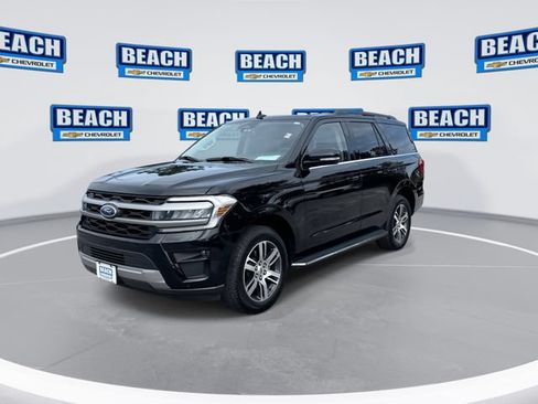Used 2023 Ford Expedition XLT RWD image 4