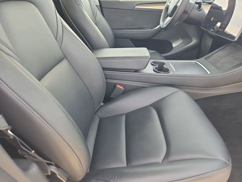 Used 2023 Tesla Model Y Long Range image 25