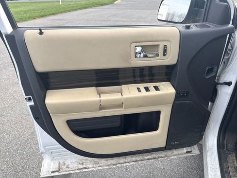 Used 2018 Ford Flex SEL w/ Equipment Group 202A image 25