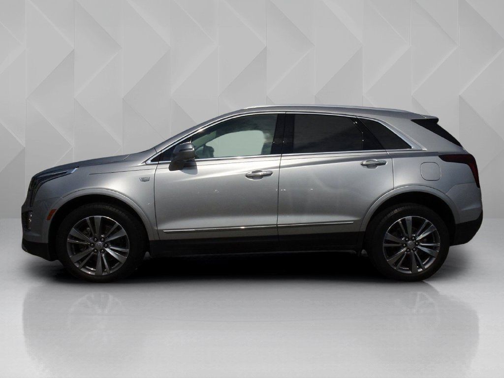 Used 2020 Cadillac XT5 Premium Luxury AWD/4WD image 2