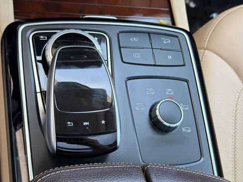Used 2017 Mercedes-Benz GLS 450 4MATIC image 34