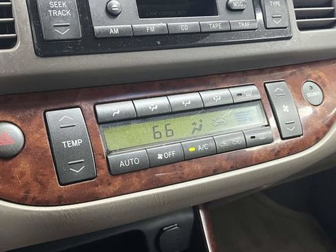 Used 2004 Toyota Camry XLE FWD image 30