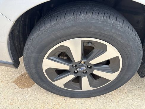 Used 2018 Subaru Forester 2.5i Limited AWD/4WD image 10