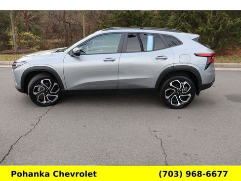 Certified 2025 Chevrolet Trax RS w/ Driver Confidence Package image 4