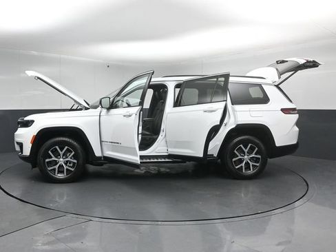 Used 2025 Jeep Grand Cherokee L Limited w/ Luxury Tech Group II AWD/4WD image 57