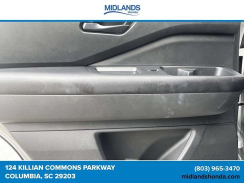 Used 2025 Nissan Pathfinder SV FWD image 13