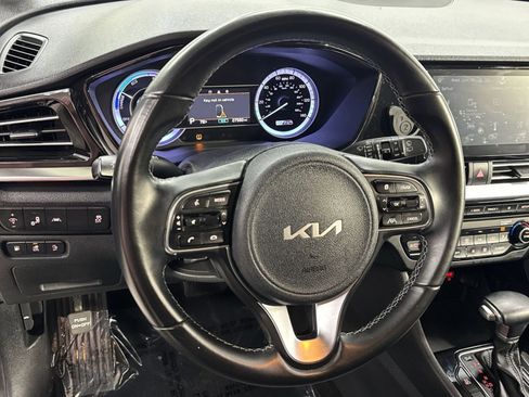 Used 2022 Kia Niro LXS FWD image 28