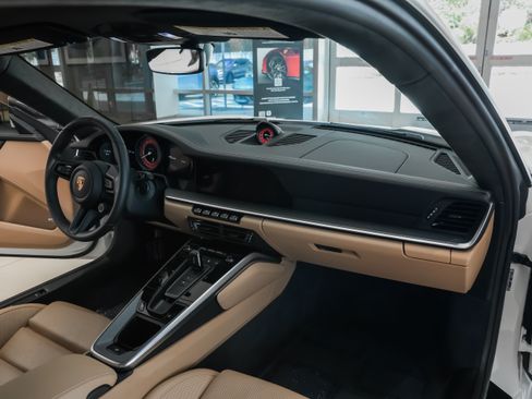 Used 2025 Porsche 911 Turbo AWD/4WD image 10