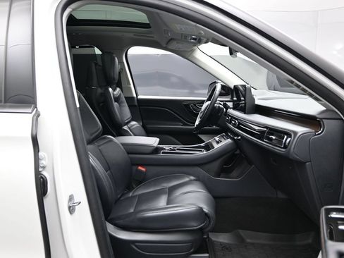 Used 2025 Lincoln Aviator Reserve w/ Equipment Group 201A AWD/4WD image 19