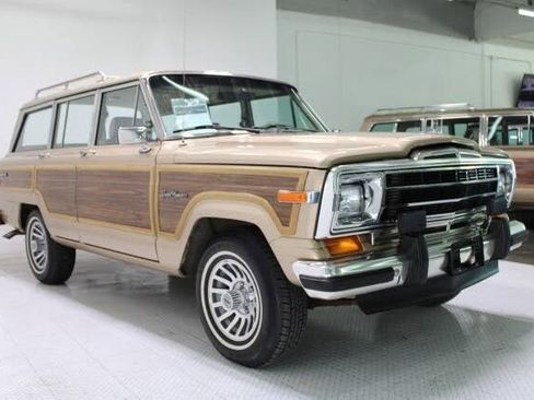 Used 1989 Jeep Grand Wagoneer image 10