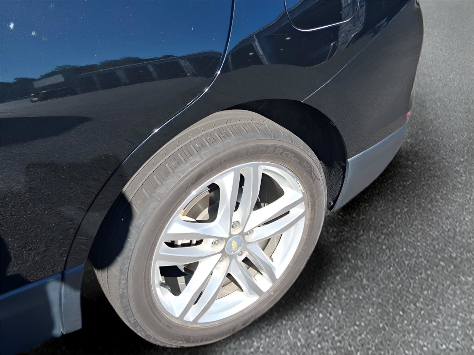 Used 2018 Chevrolet Equinox Premier FWD image 8