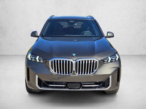 Used 2026 BMW X5 xDrive40i w/ Climate Comfort Package image 2
