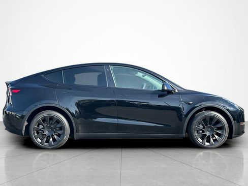 Used 2023 Tesla Model Y Long Range AWD/4WD image 6