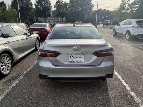 Used 2023 Toyota Camry XLE image 28