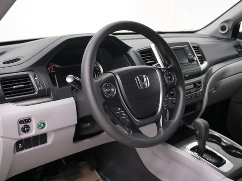Used 2016 Honda Pilot LX image 9