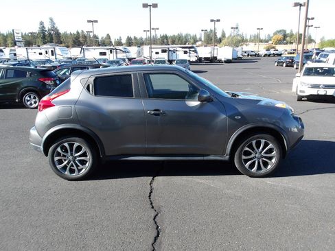 Used 2011 Nissan Juke SV FWD image 6