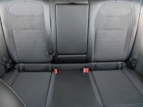 Used 2023 Volkswagen Taos SE w/ Panoramic Sunroof Package image 13