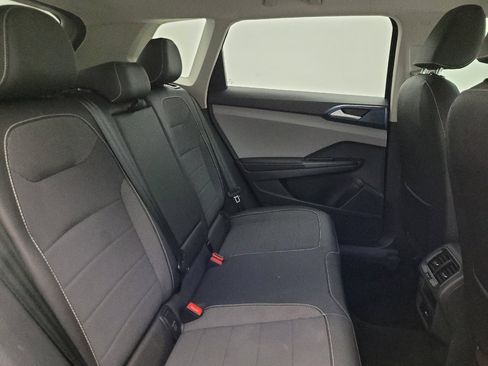 Used 2024 Volkswagen Taos SE FWD image 19