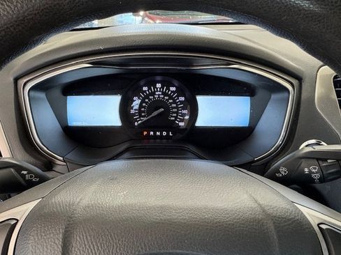 Used 2020 Ford Fusion SE image 4