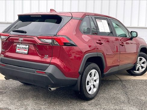 Used 2025 Toyota RAV4 LE image 17