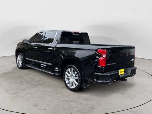 Used 2024 Chevrolet Silverado 1500 High Country w/ High Country Premium Package AWD/4WD image 3
