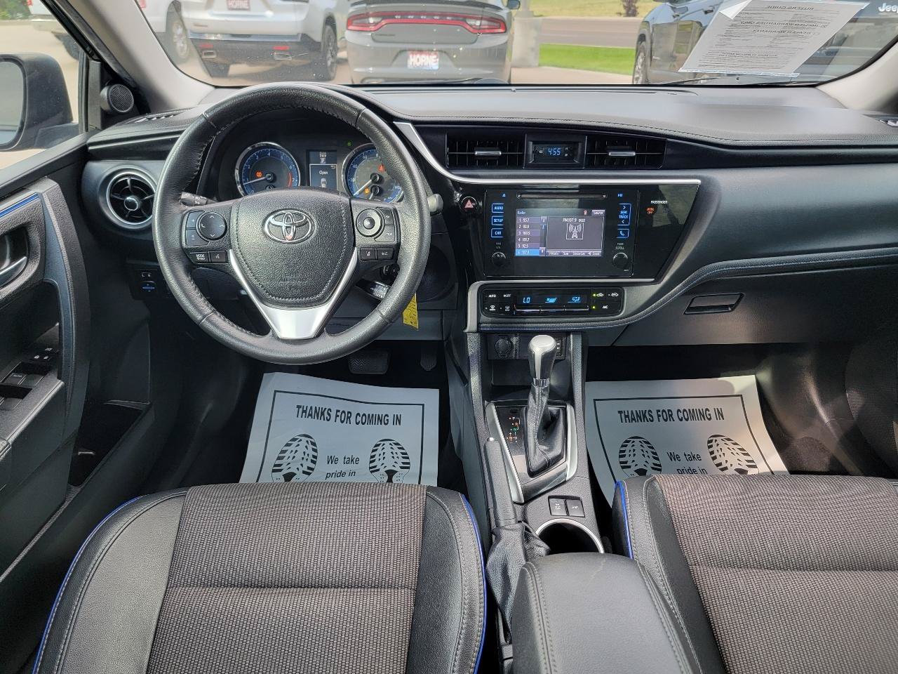Used 2017 Toyota Corolla SE w/ Carpet Mat Package (TMS) FWD image 16