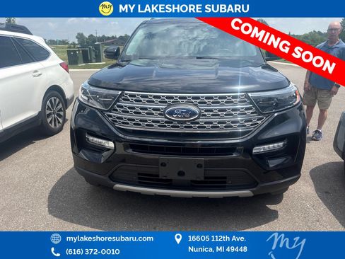 Used 2022 Ford Explorer Limited w/ Equipment Group 301A AWD/4WD image 2