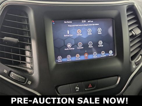 Used 2019 Jeep Cherokee Latitude Plus image 21