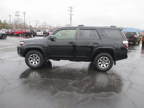 Used 2018 Toyota 4Runner TRD Off-Road Premium image 8