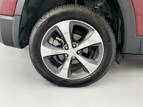 Used 2020 Jeep Cherokee Limited FWD image 31