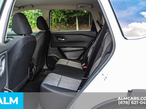 Used 2025 Nissan Rogue SV FWD image 18