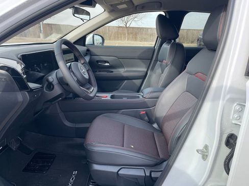 New 2025 Nissan Kicks SR image 11