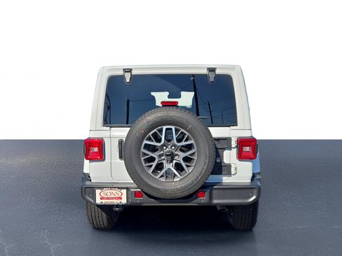 Used 2024 Jeep Wrangler Sahara w/ Technology Group image 8