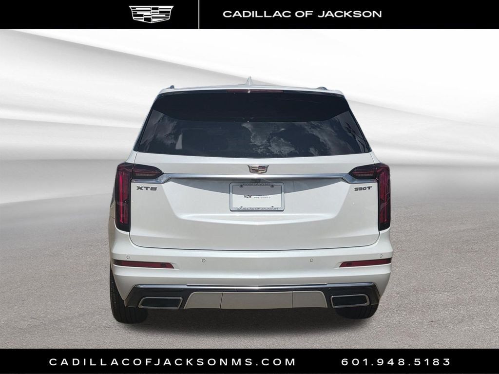 Certified 2024 Cadillac XT6 Luxury FWD image 6