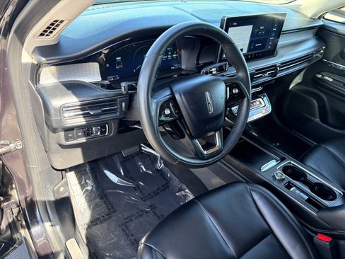 Used 2023 Lincoln Corsair AWD image 13