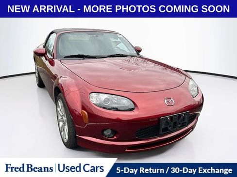 Used 2007 MAZDA MX-5 Miata Touring w/ Appearance Pkg image 11
