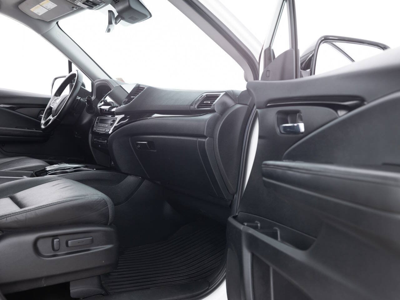 Used 2021 Honda Pilot Touring image 28